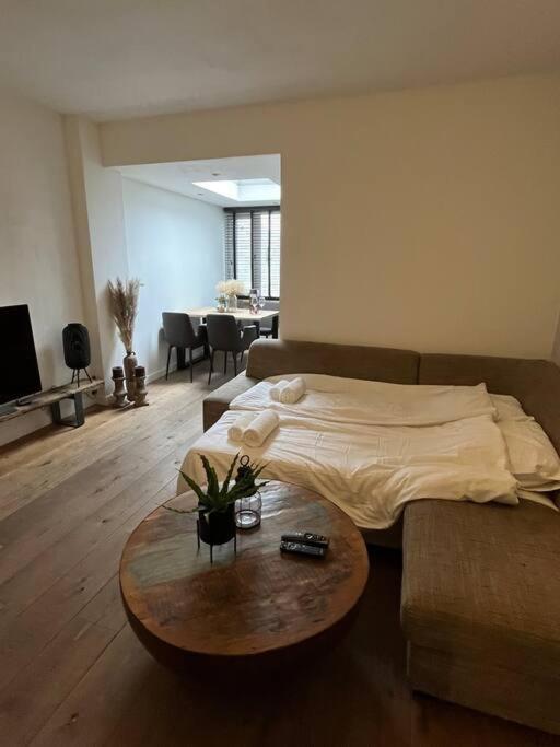 Knus Appartement Тилбург Екстериор снимка